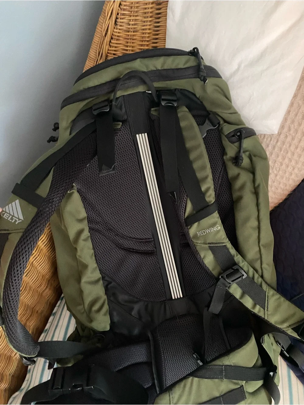 Kelty Redwing 50  Traveler Men’s Backpack - Olive Green